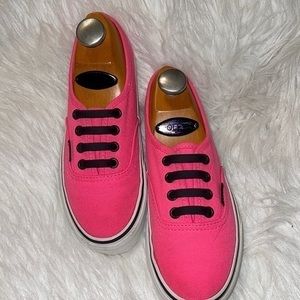 Pink Vans.      E/ 0460